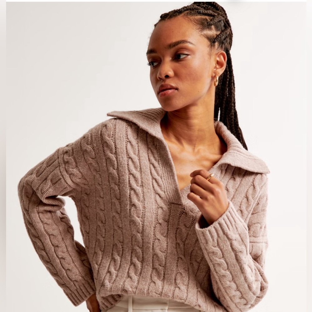 ABERCROMBIE & FITCH Cable Notch-Neck Sweater like new  IN Taupe - Picture 3 of 4